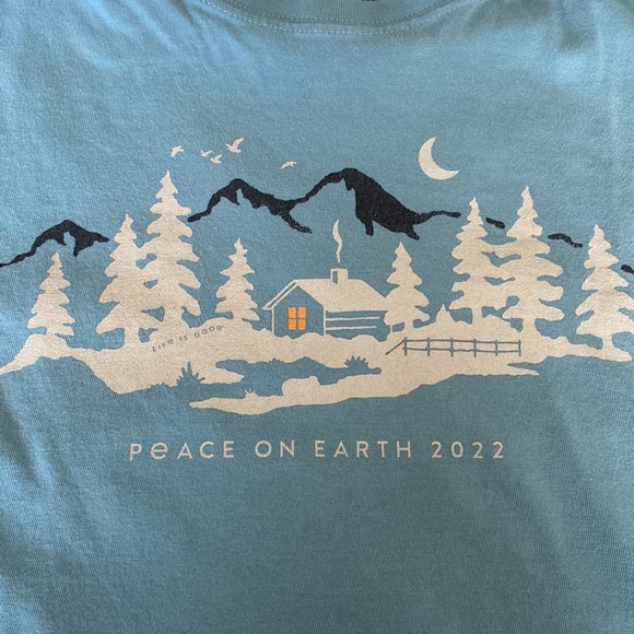 Life Is Good Men’s long sleeve crusher tee. Sz Medium - “Peace on Earth 2022” - Picture 2 of 4